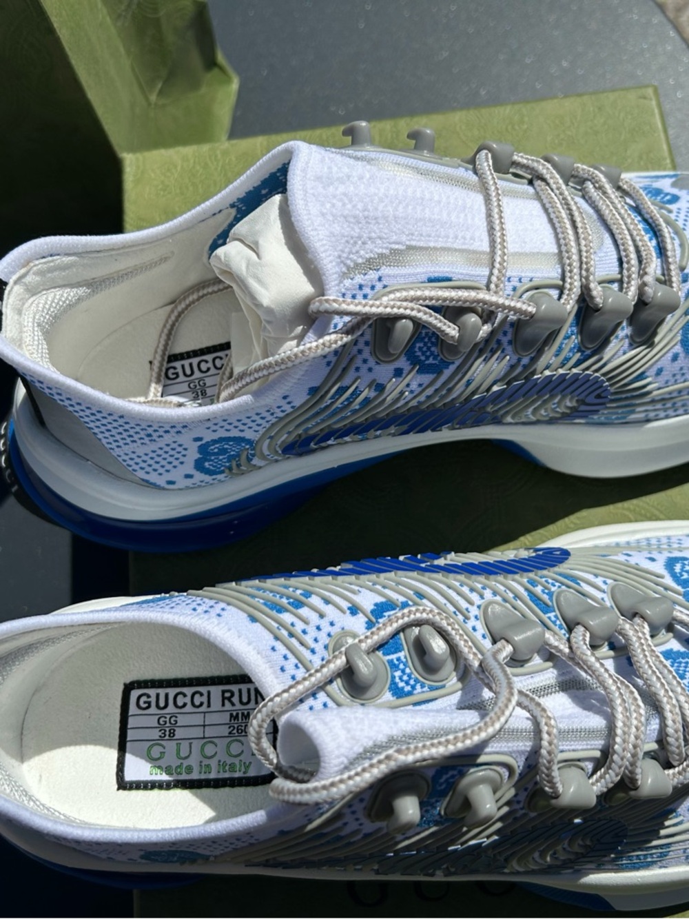 Gucci White and Blue Sneakers with Sporty Wave Design - Picture 5 of 7